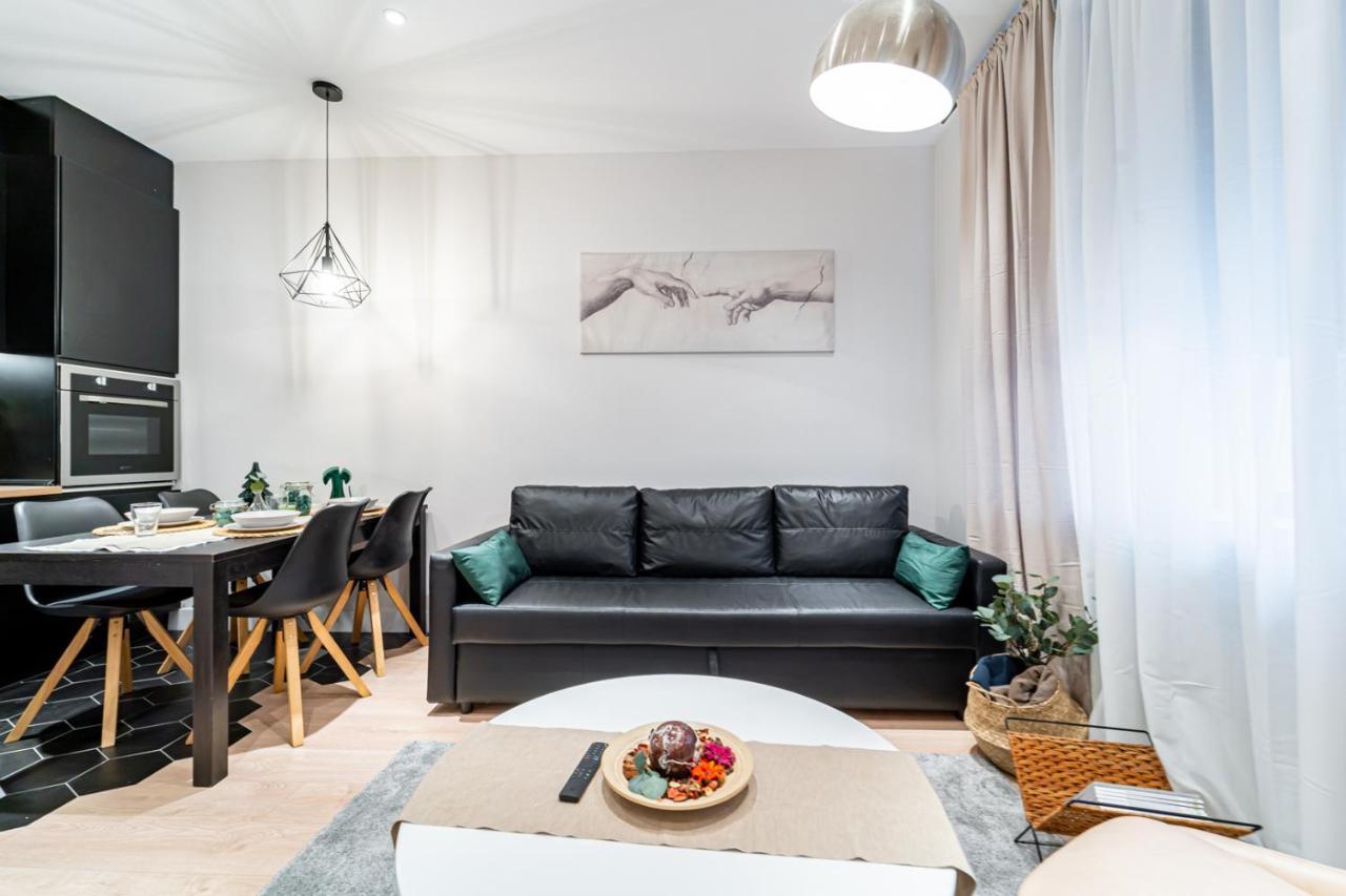 Edsam Madrid Apartments Black Kültér fotó