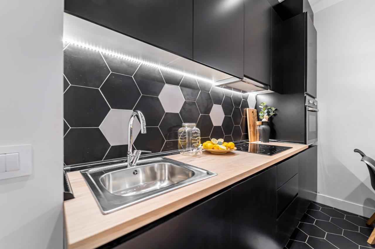 Edsam Madrid Apartments Black Kültér fotó